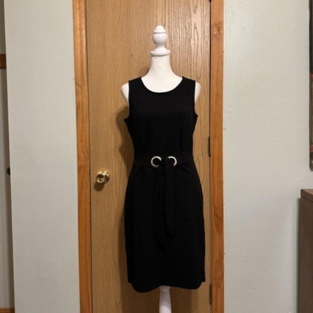 Romeo + Juliet Couture NWOT Large Solid Black Sleeveless Sheath Dress